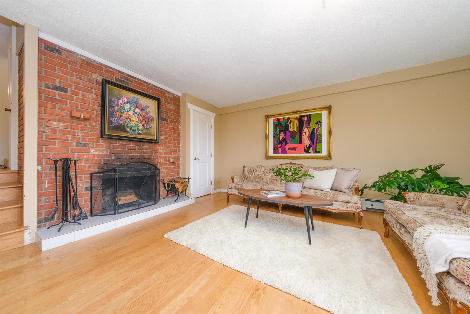 Listing Image 6