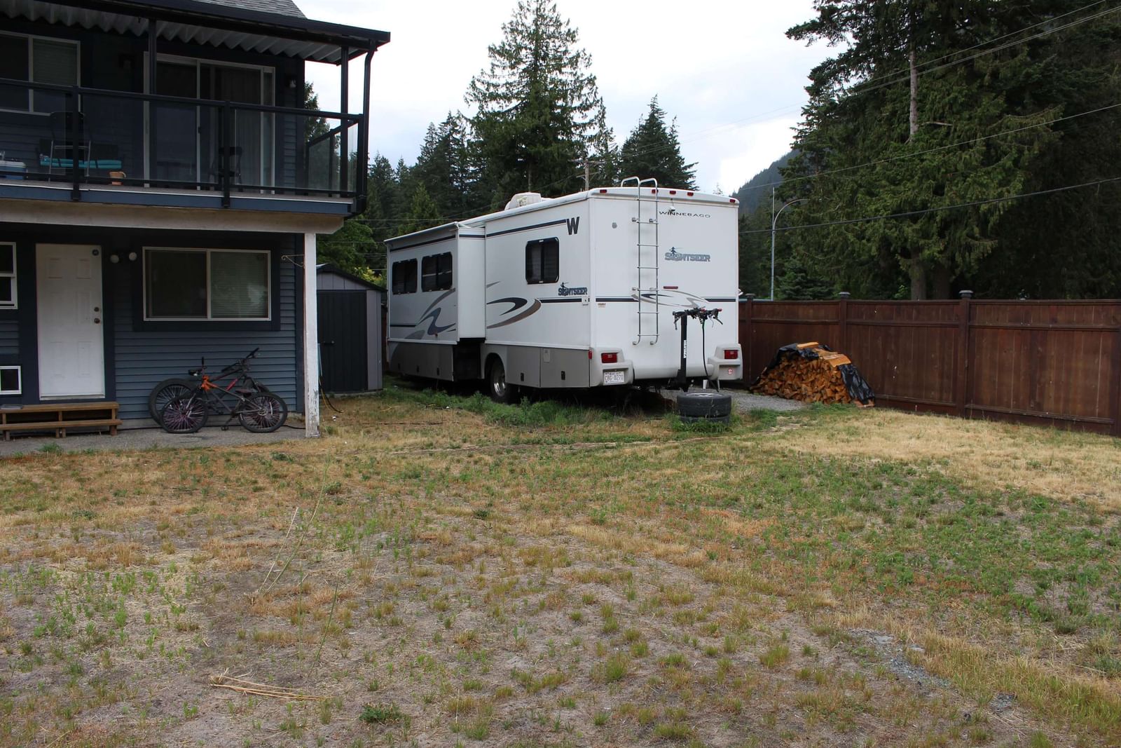 Listing Image 4