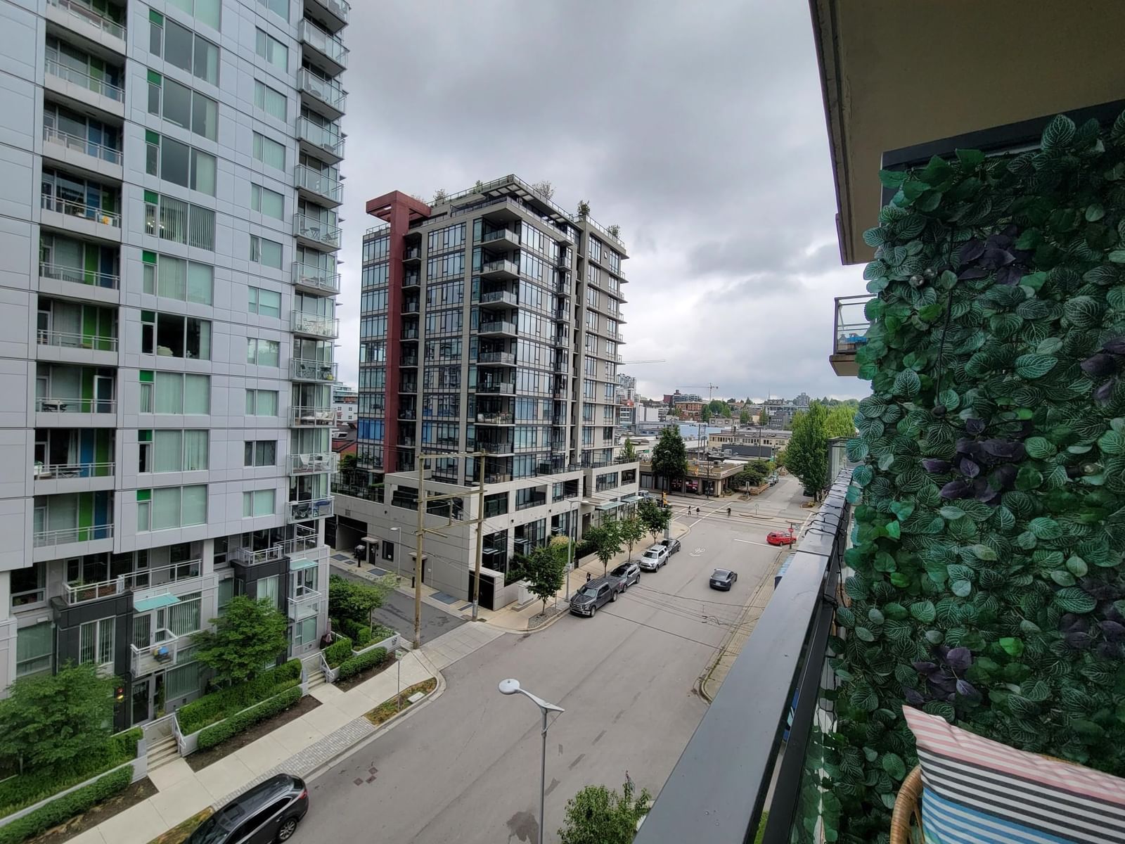Listing Image 12