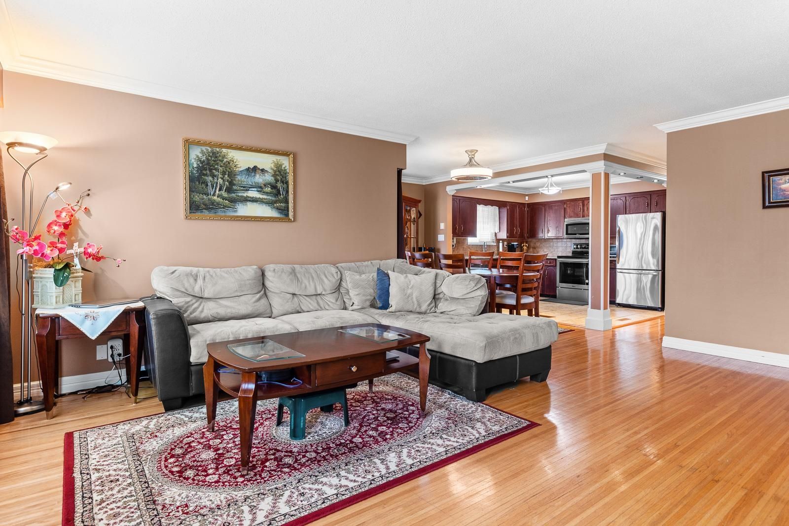 Listing Image 8