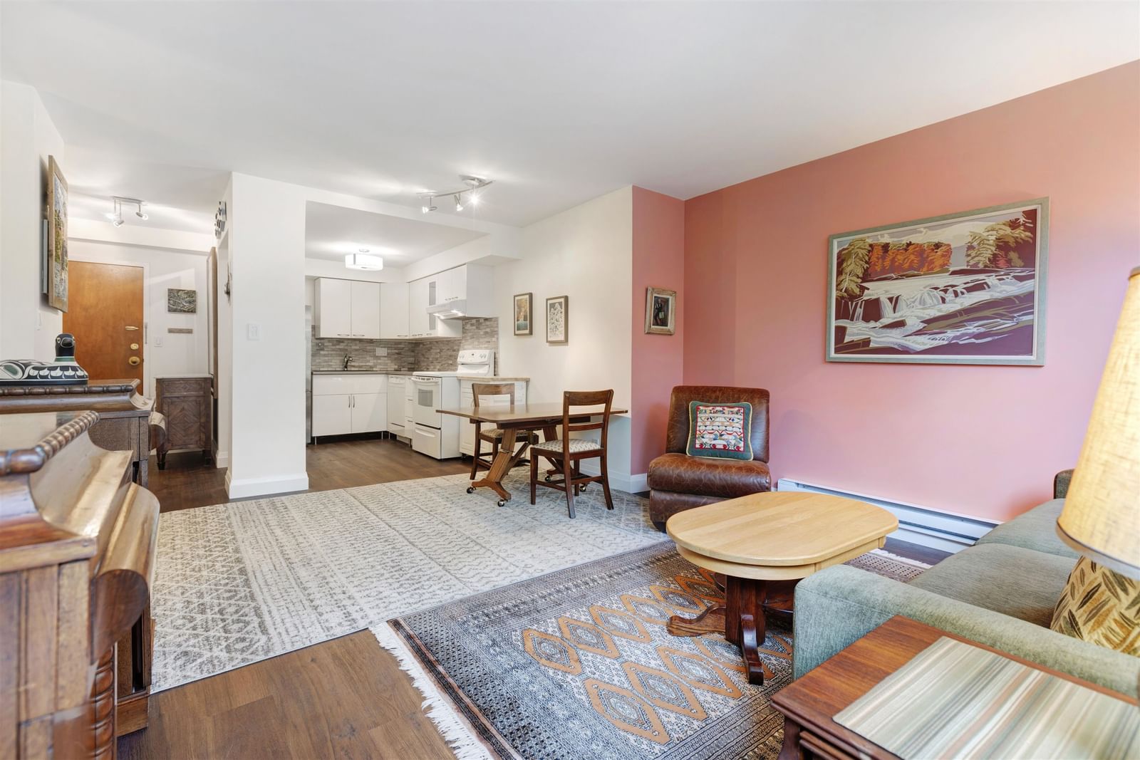 Listing Image 3