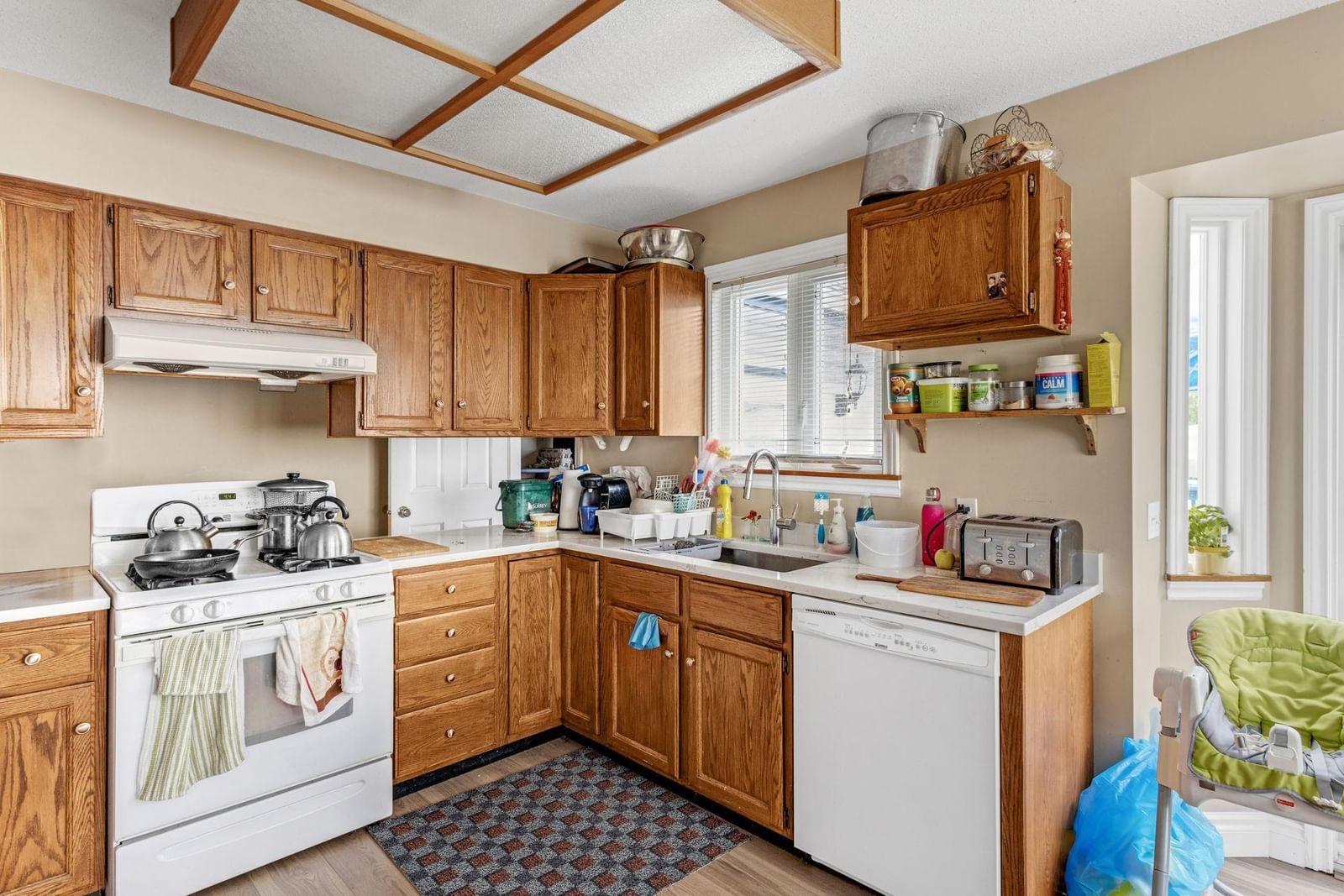 Listing Image 6