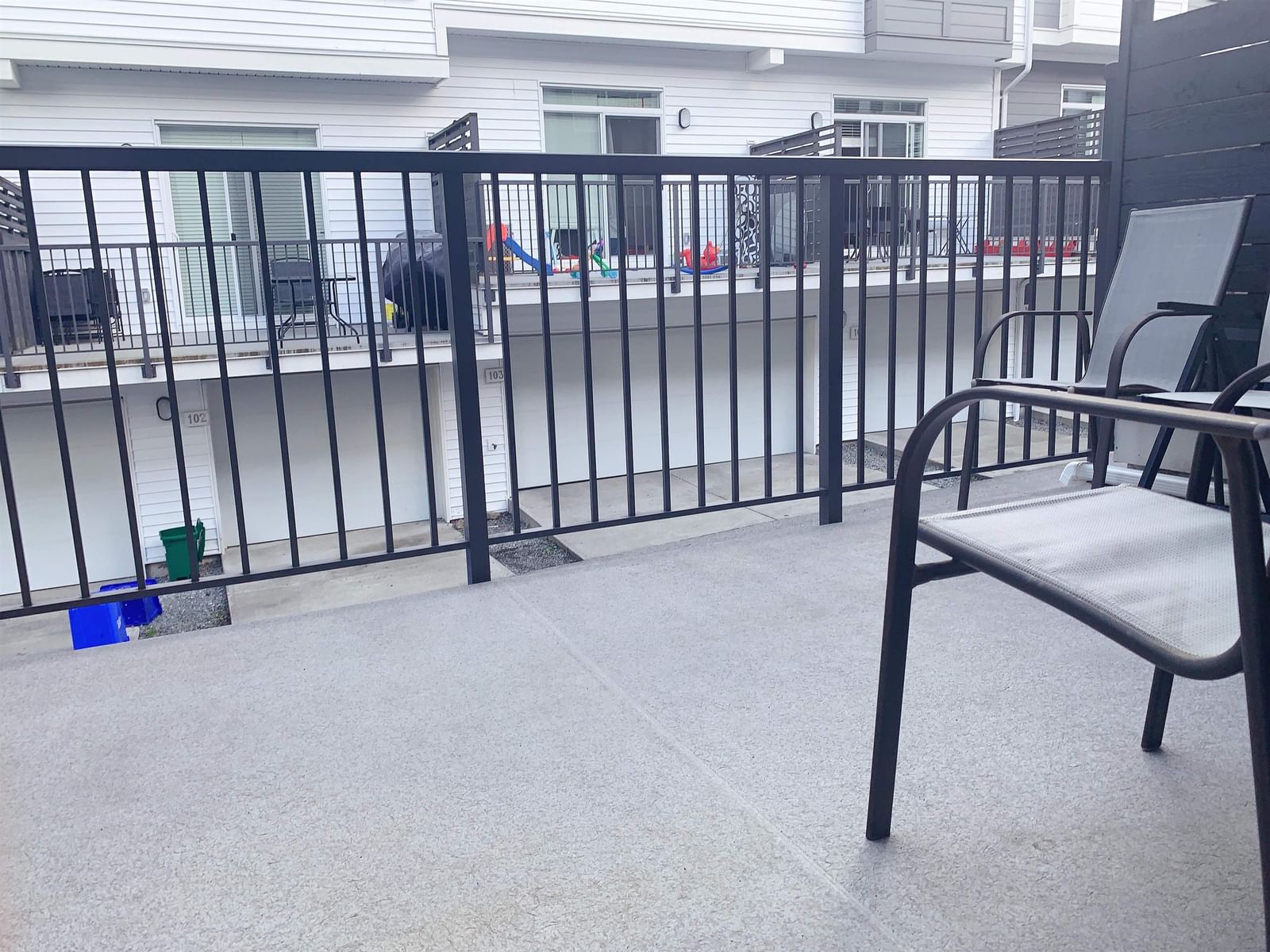Listing Image 8