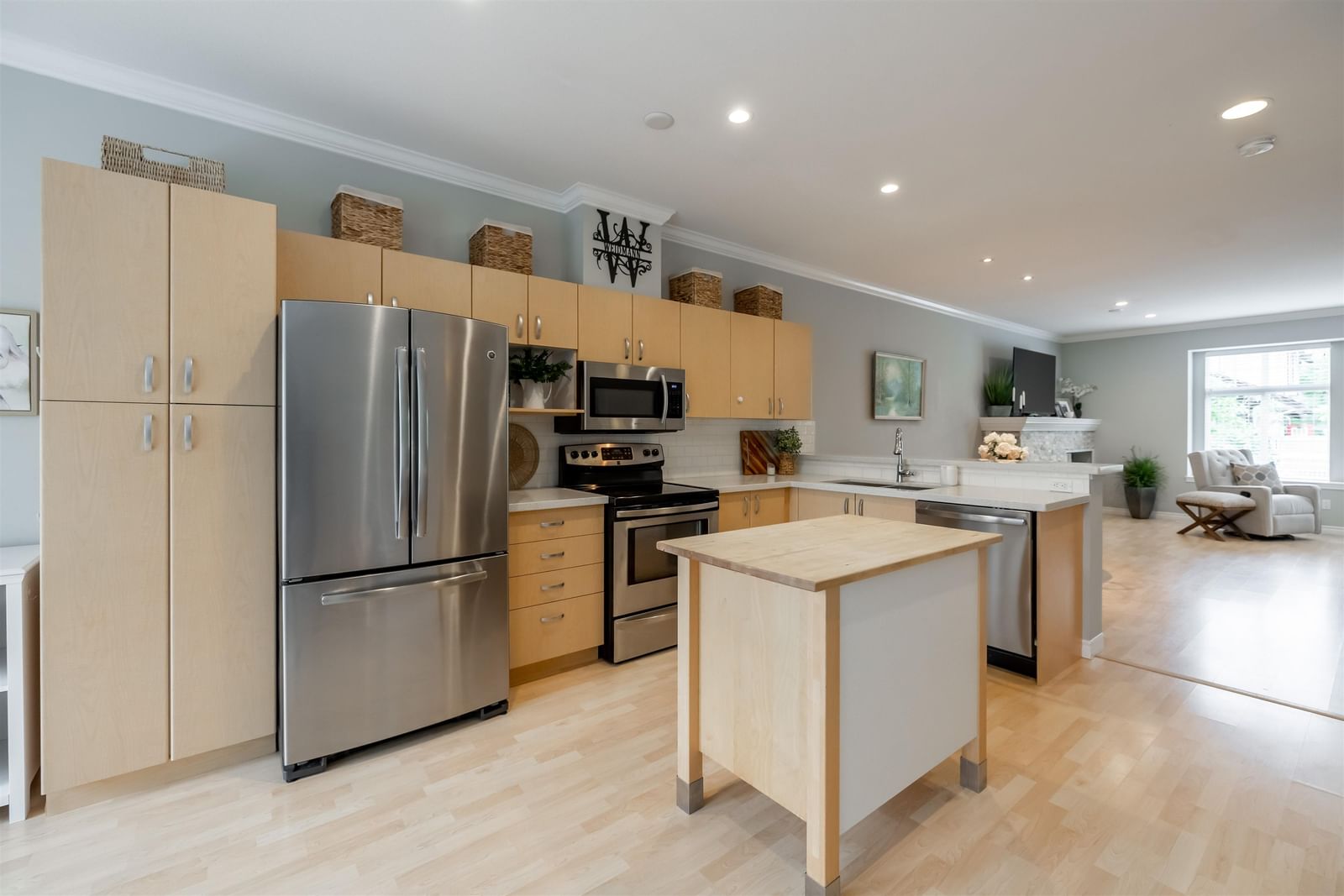 Listing Image 14