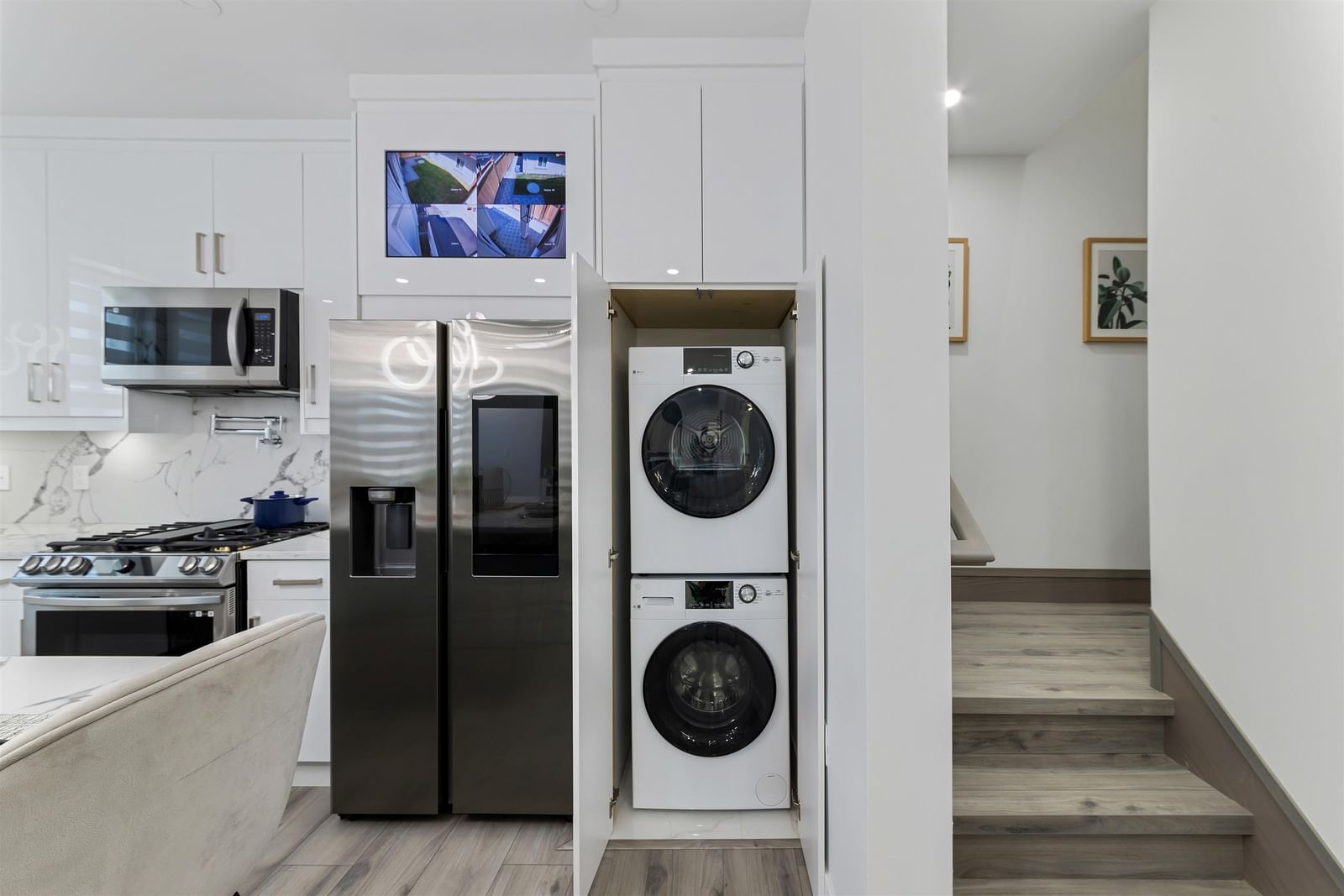 Listing Image 4