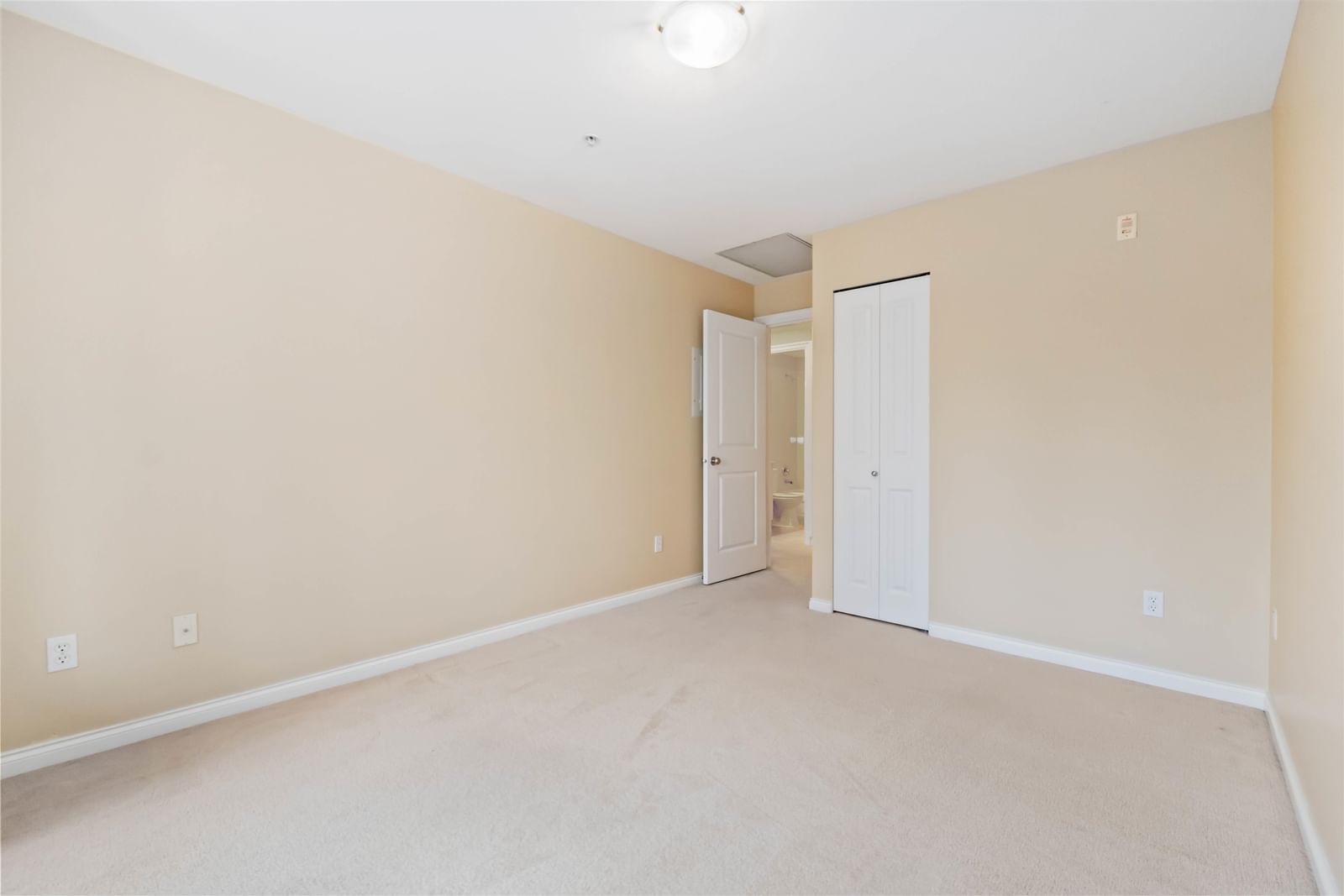 Listing Image 28