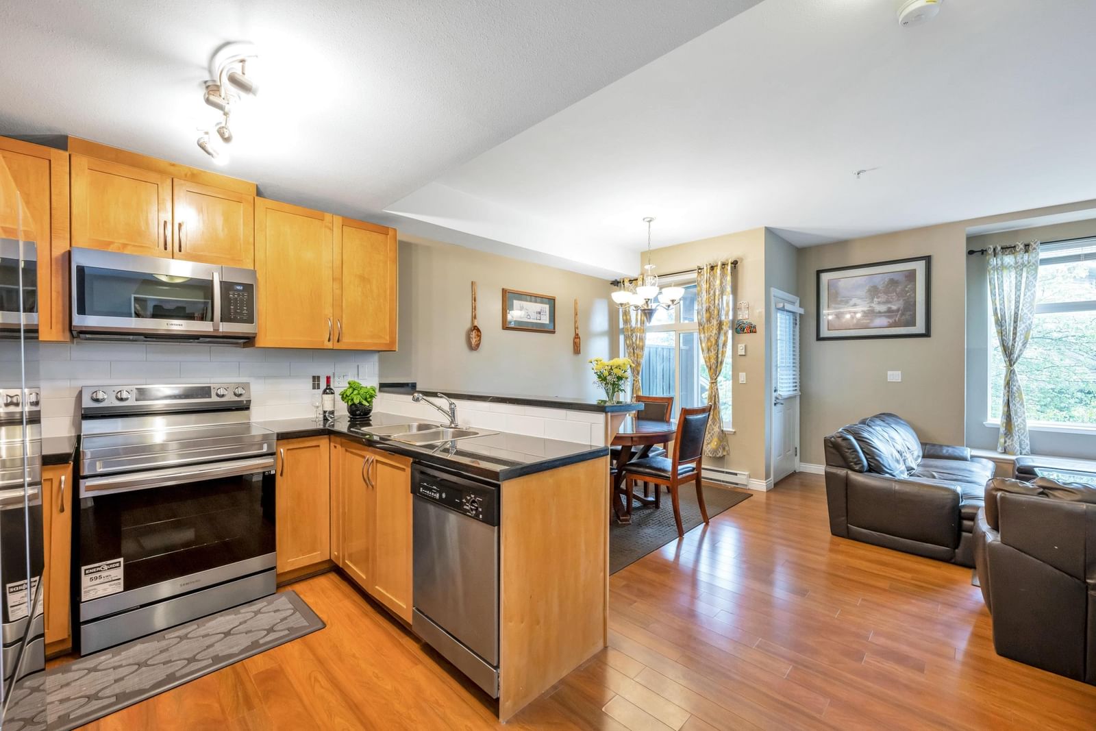 Listing Image 15