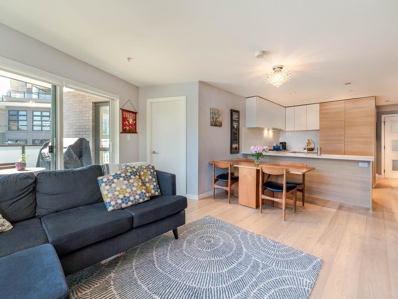 Listing Image 8