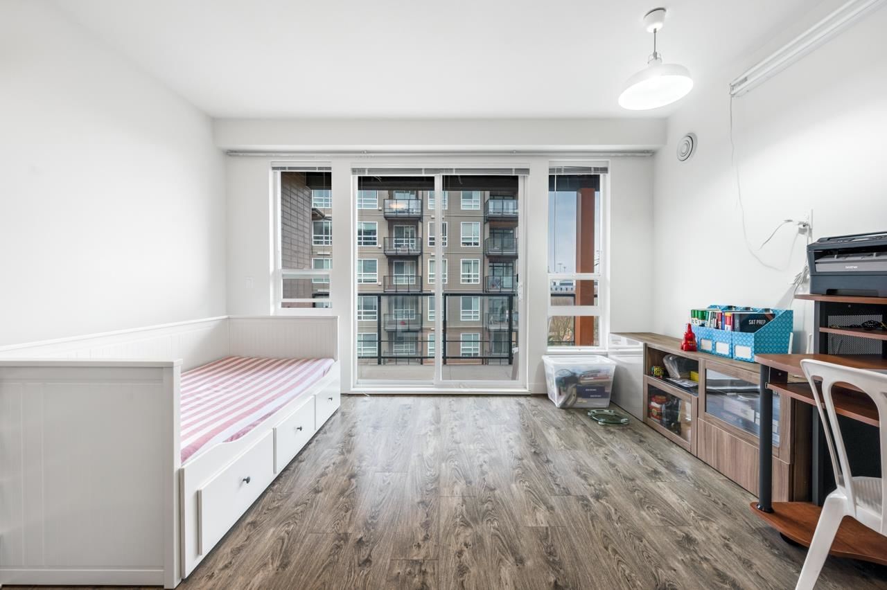 Listing Image 10