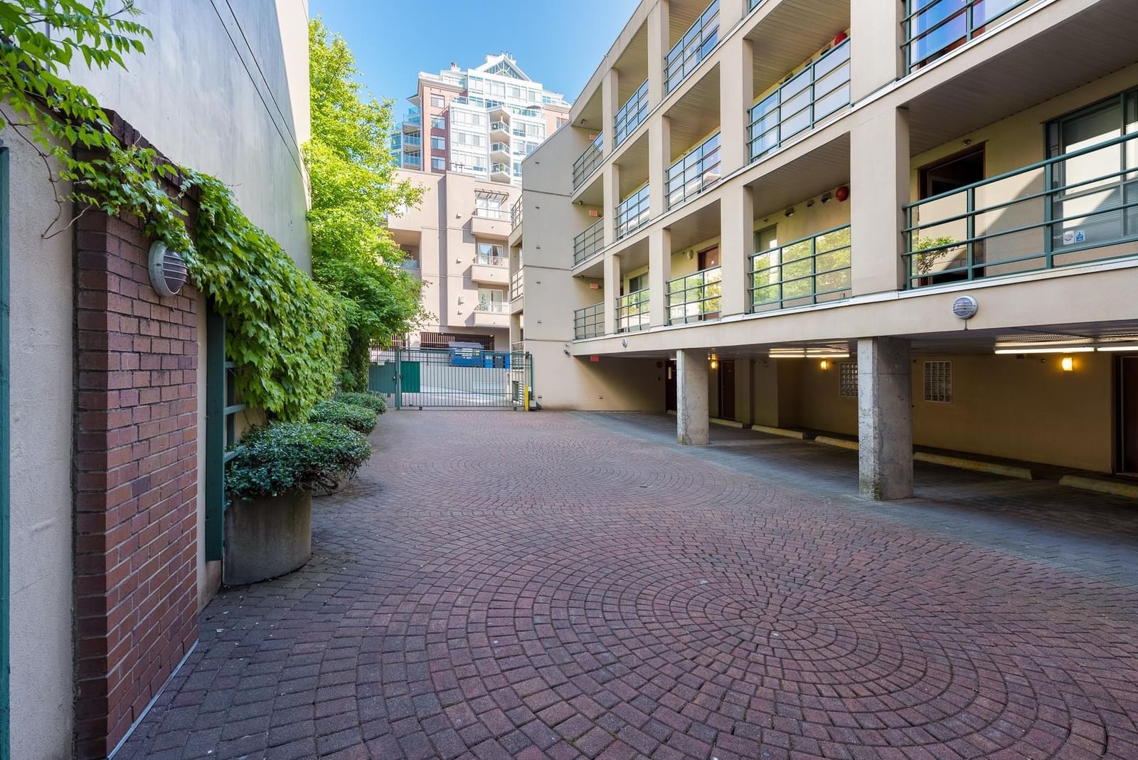 Listing Image 20