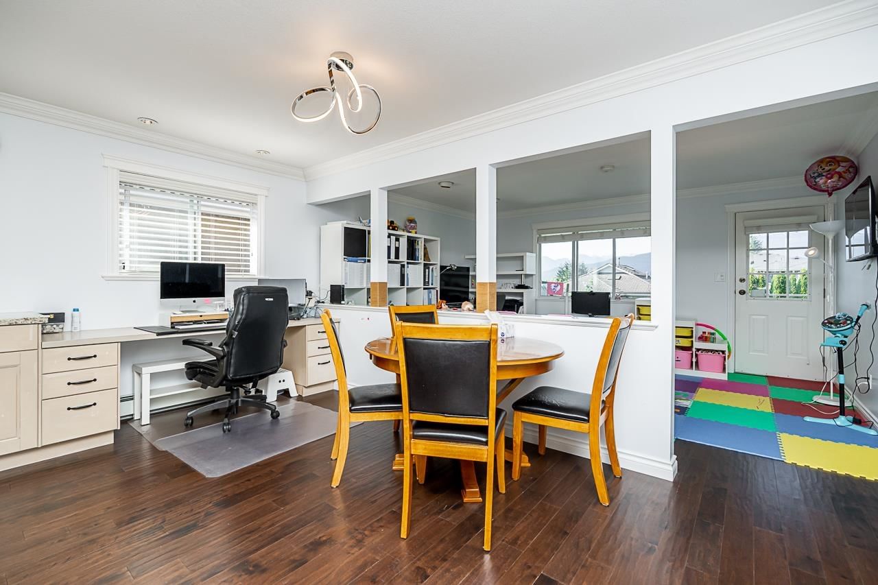 Listing Image 12