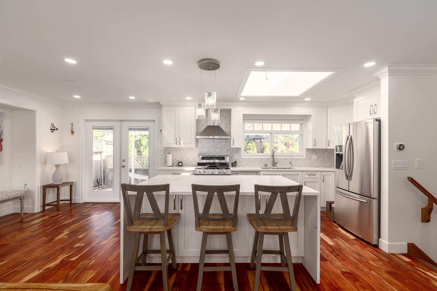 Listing Image 9