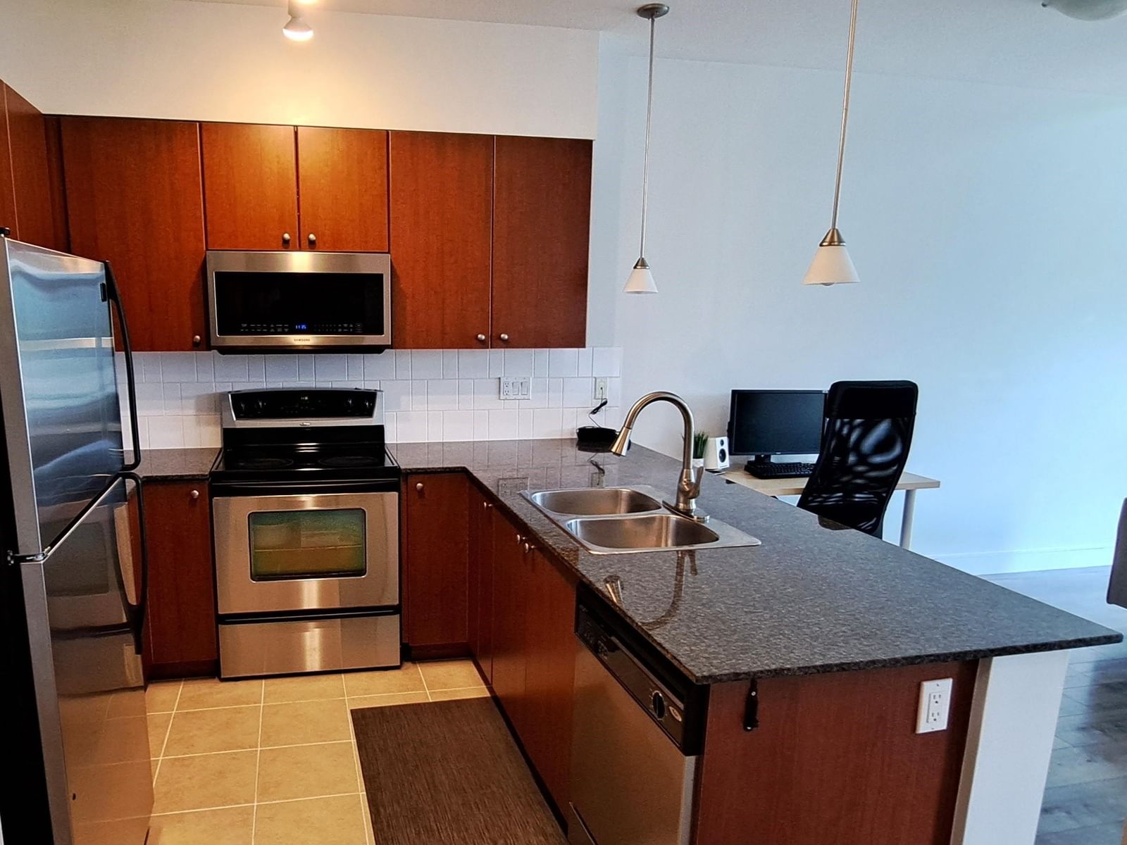 Listing Image 3