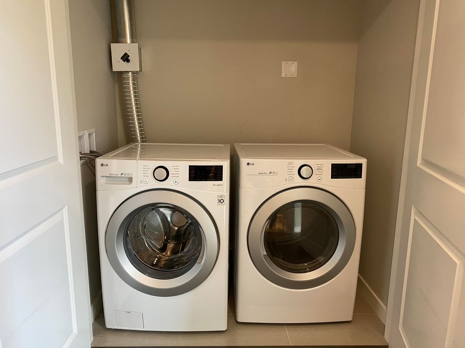 Listing Image 16