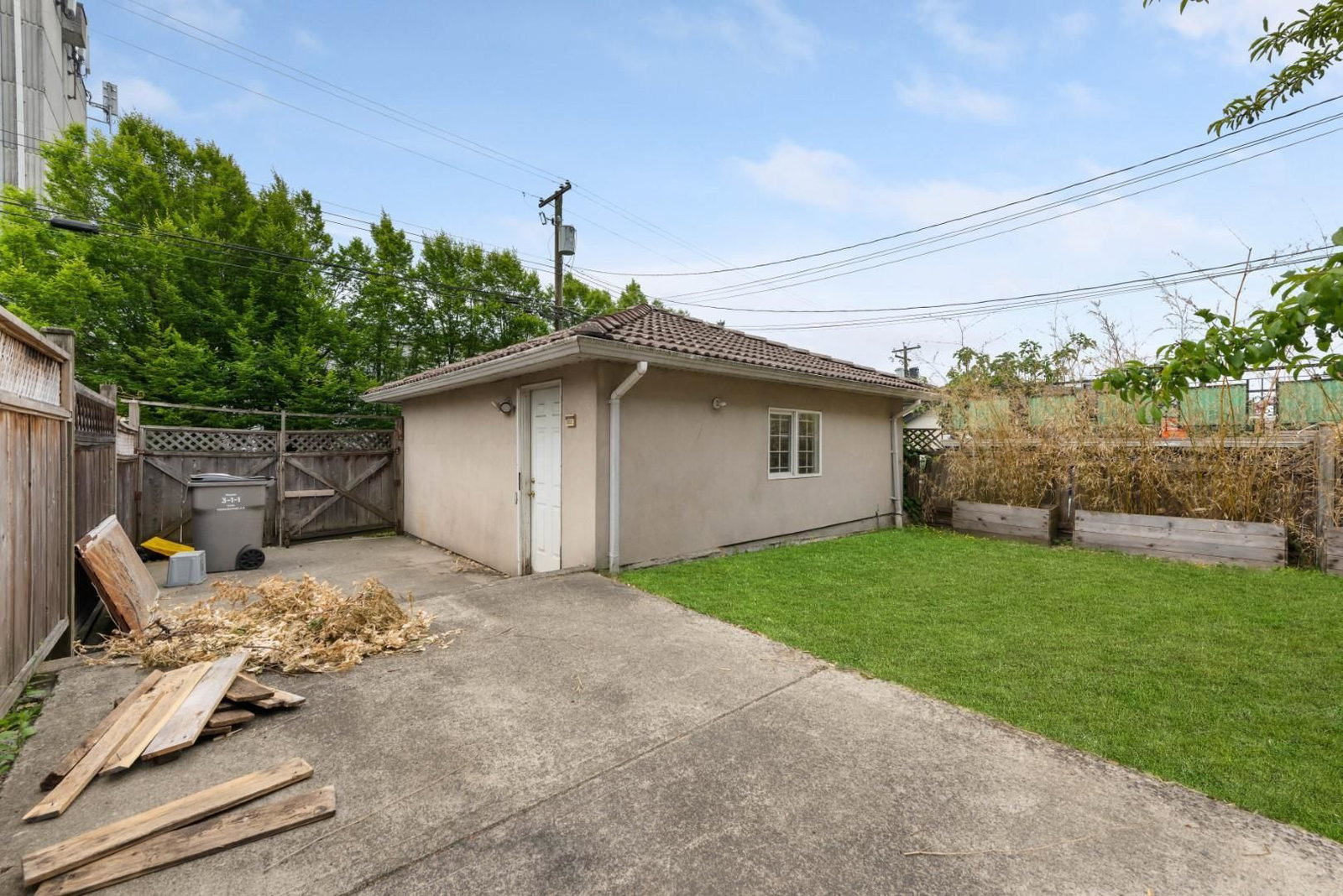 Listing Image 17