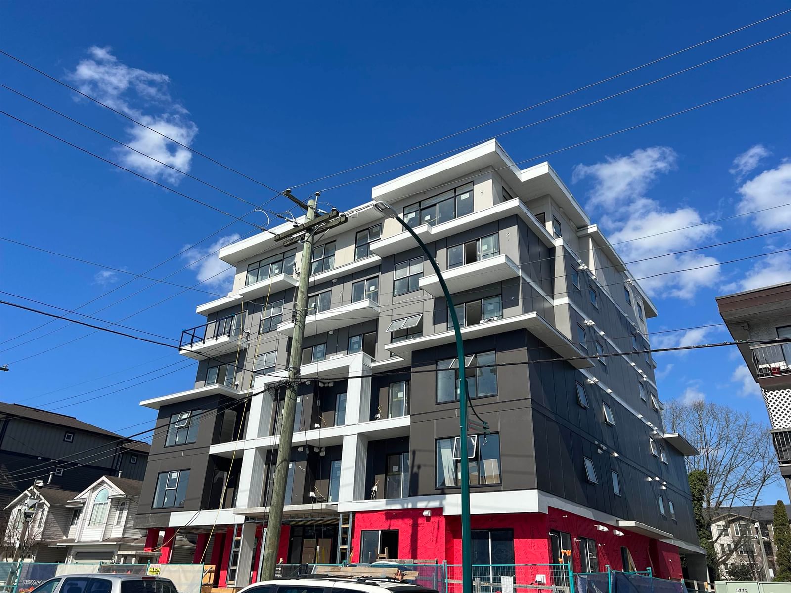 Listing Image 4