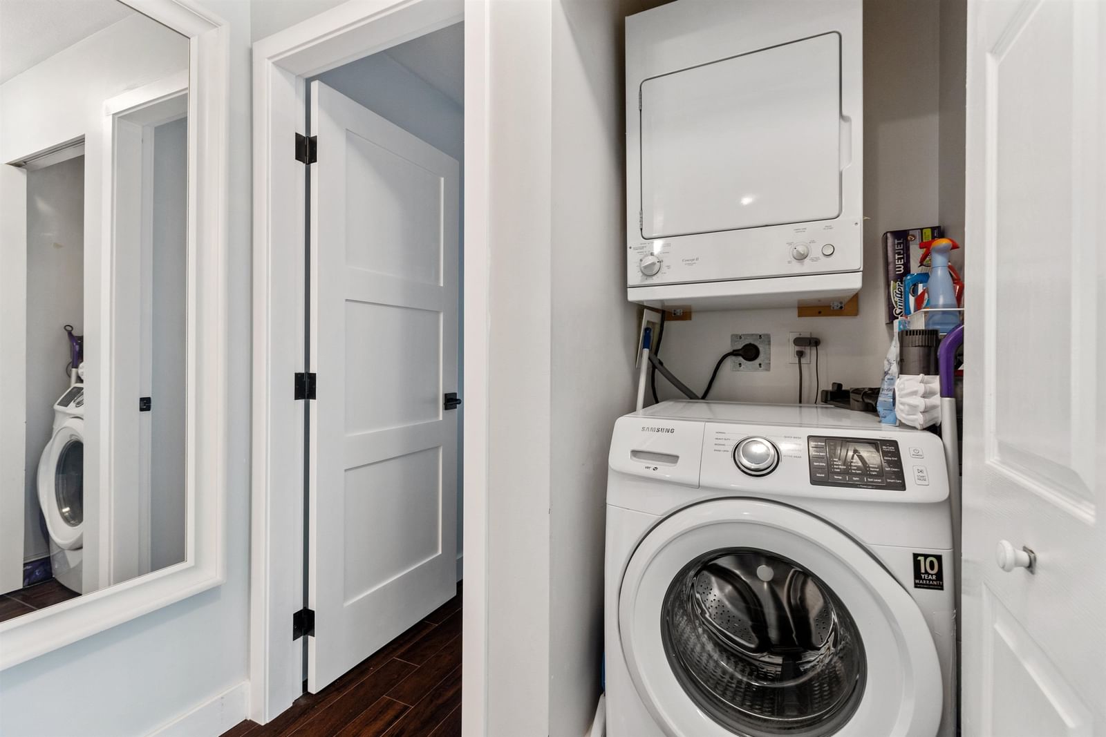 Listing Image 18