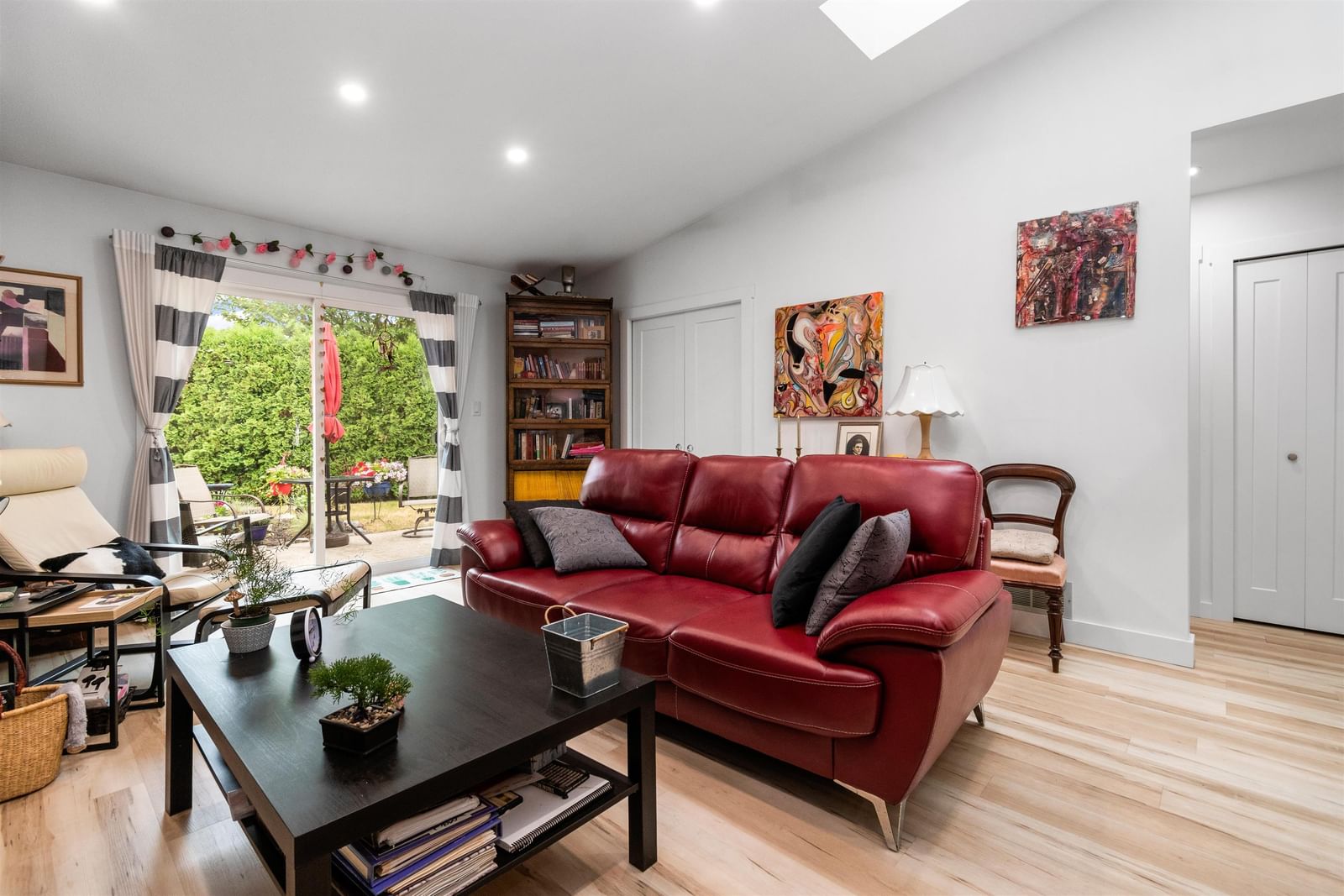 Listing Image 15