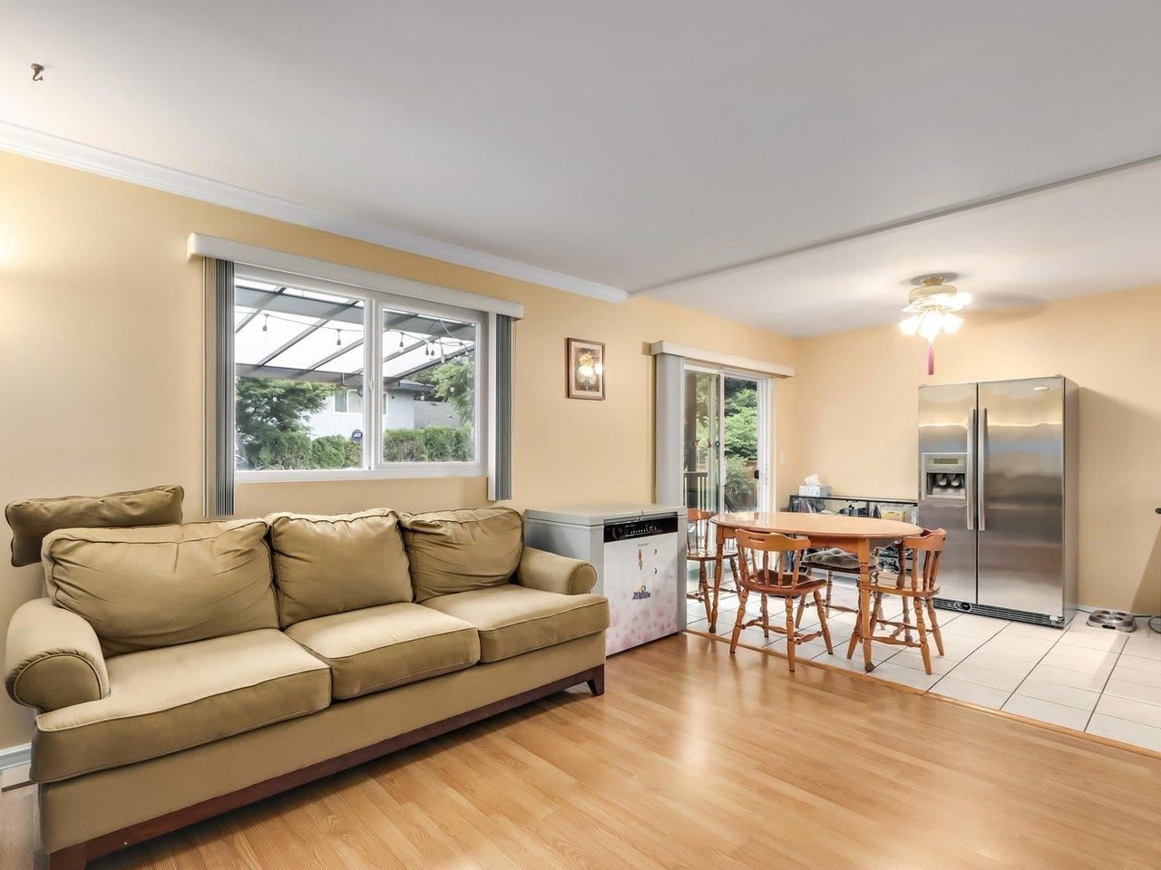 Listing Image 11