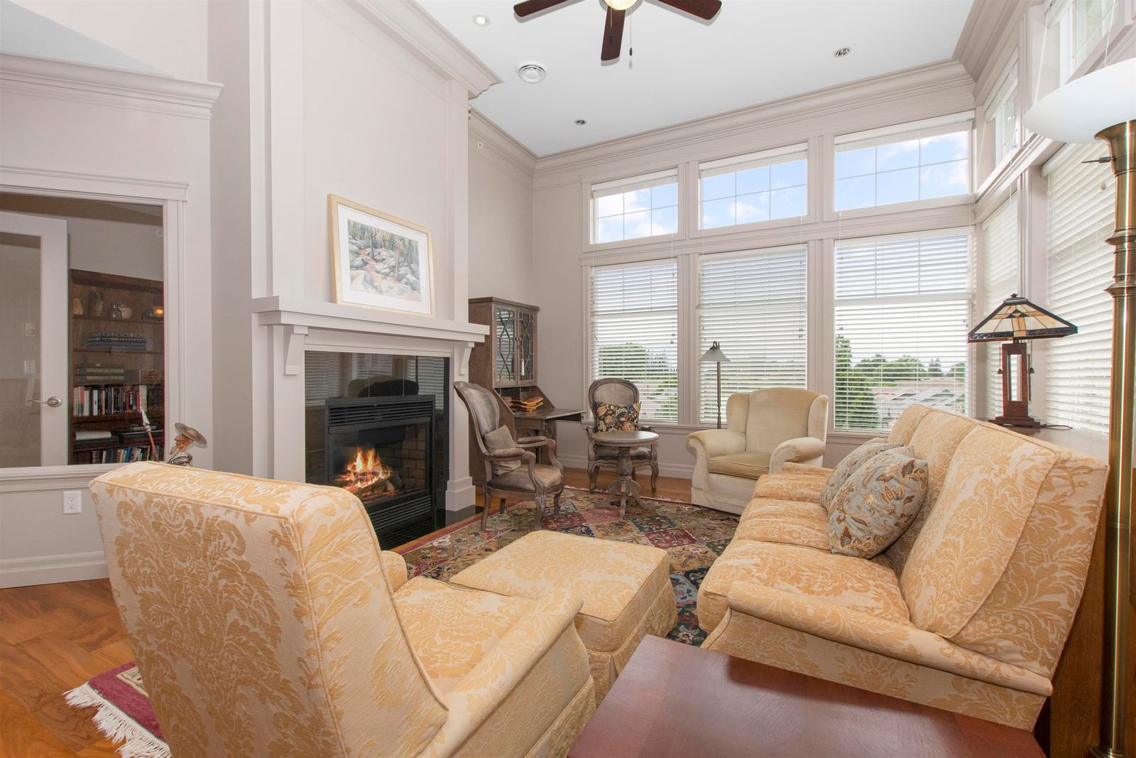 Listing Image 5
