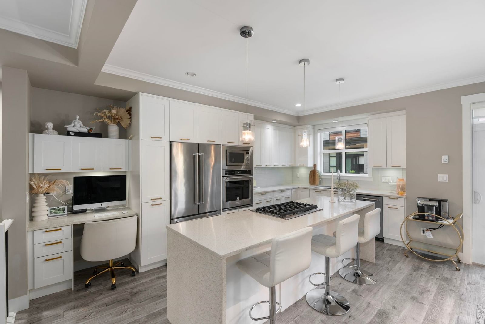 Listing Image 9