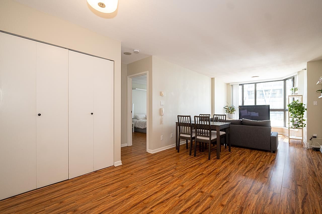 Listing Image 9