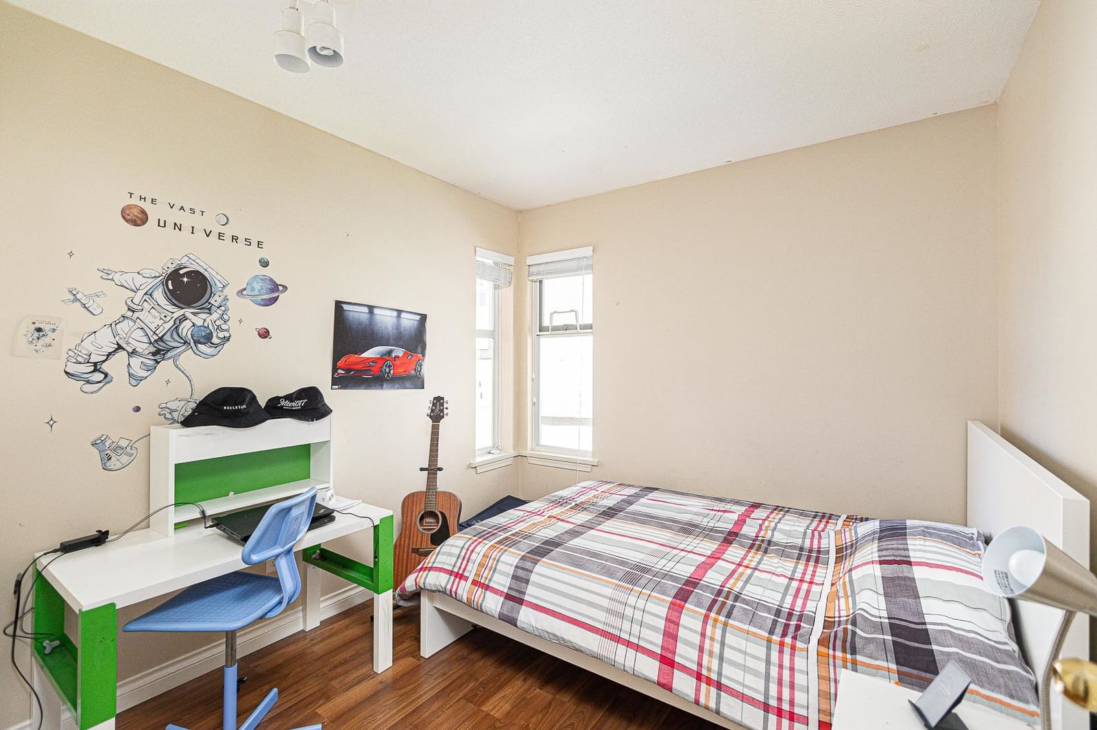 Listing Image 8
