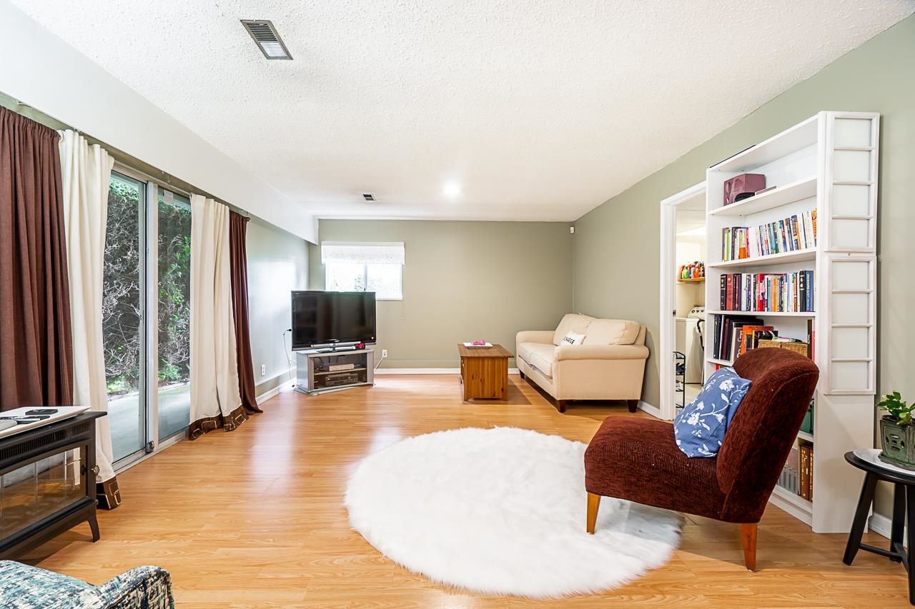 Listing Image 16