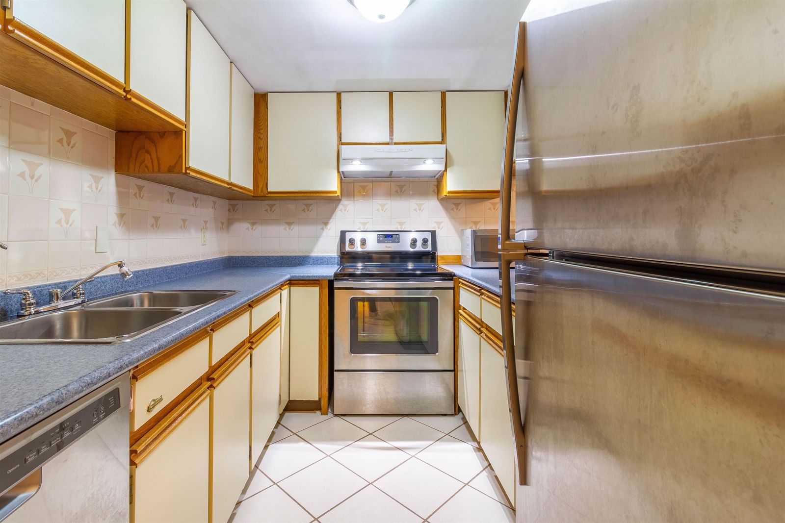 Listing Image 9
