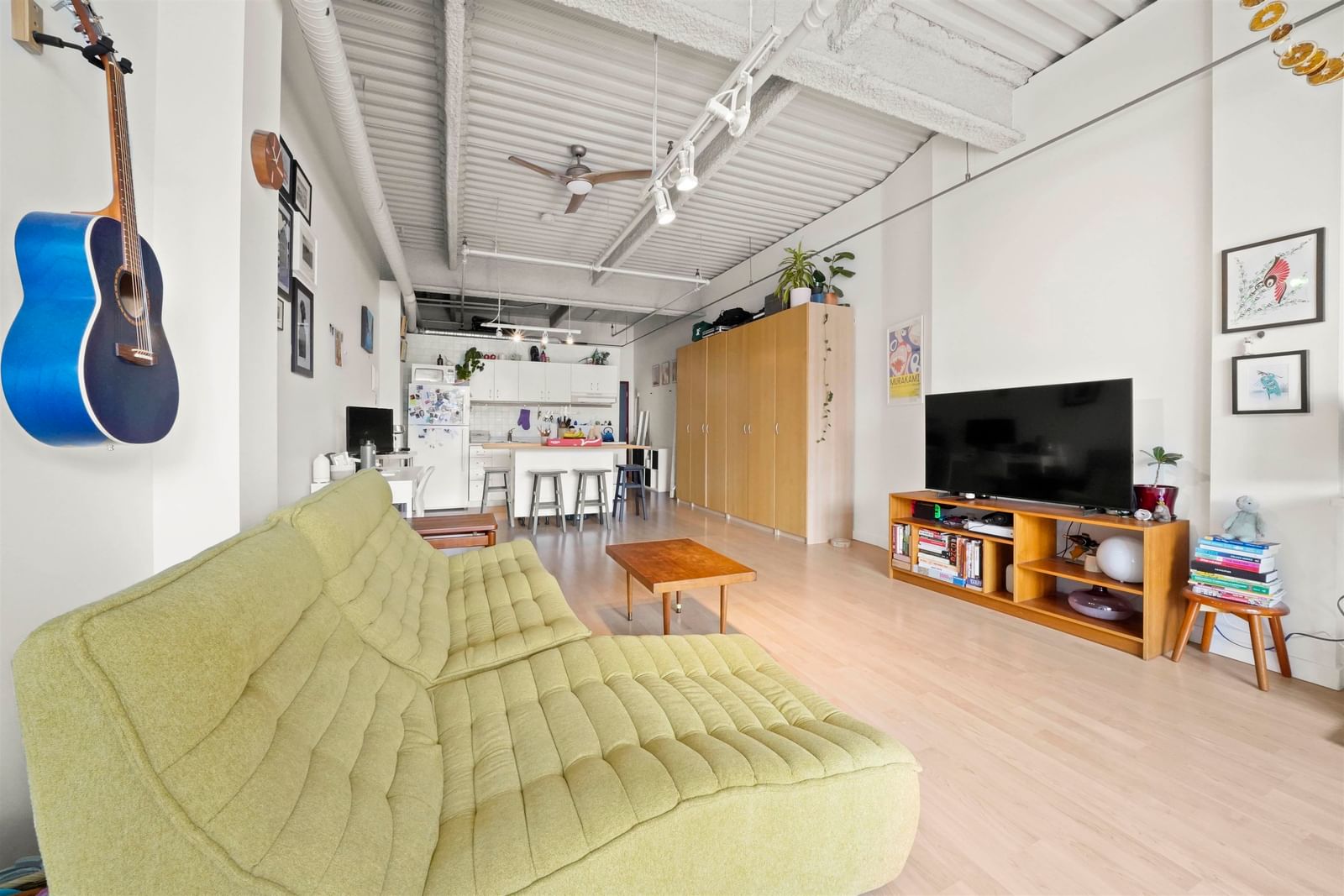 Listing Image 12