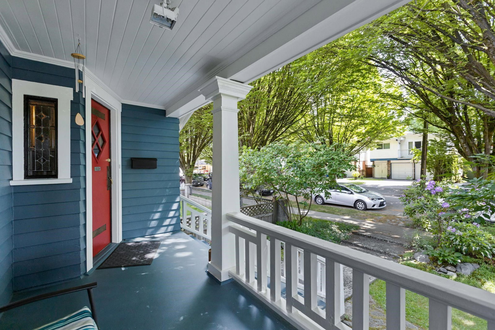 Listing Image 4