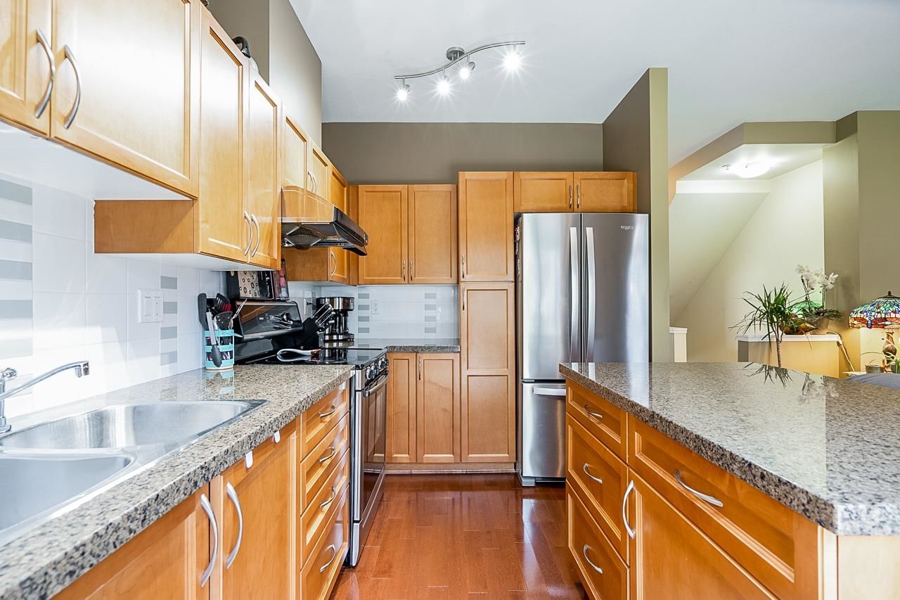 Listing Image 5