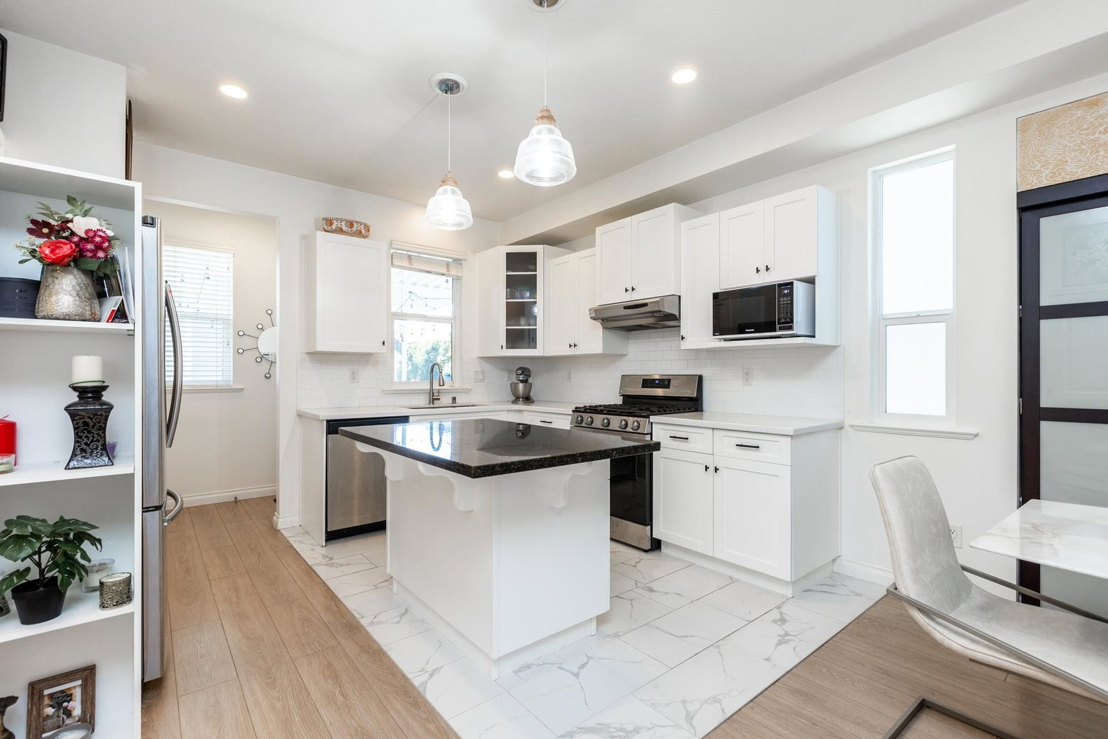 Listing Image 9