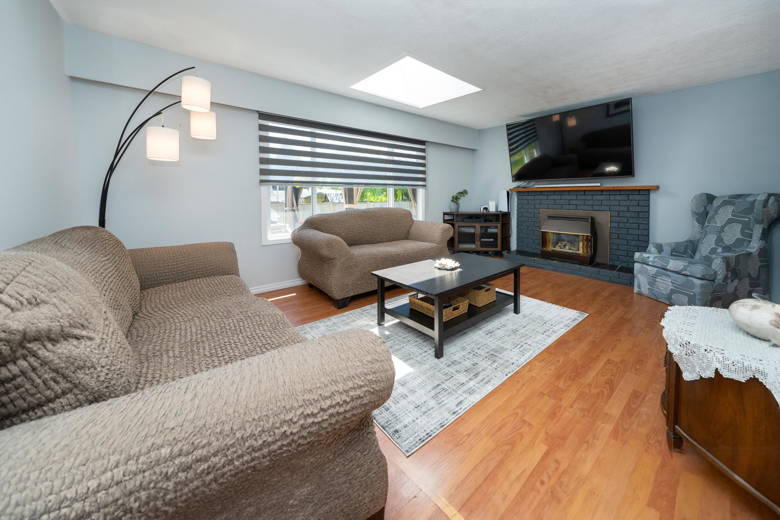 Listing Image 8