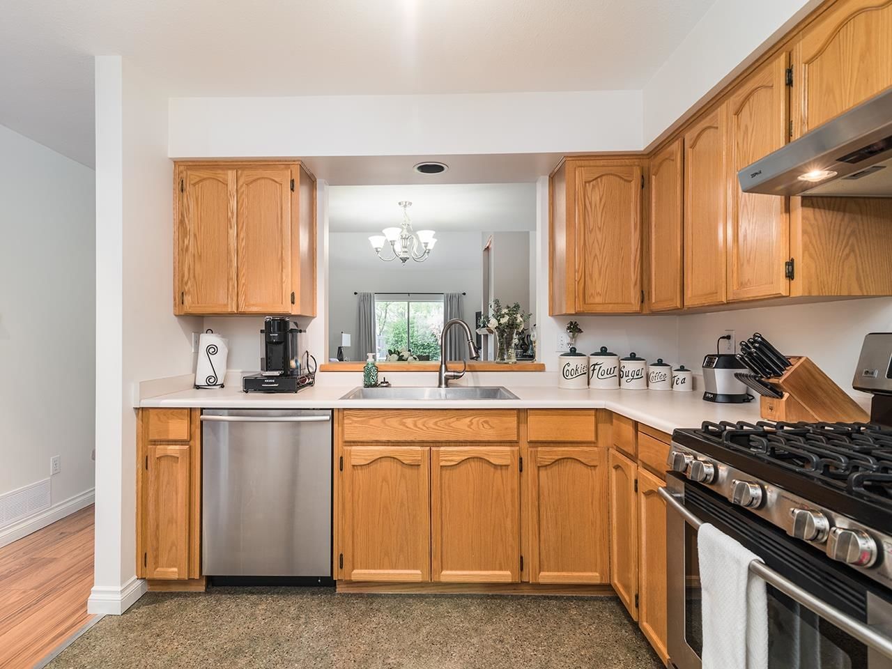 Listing Image 16