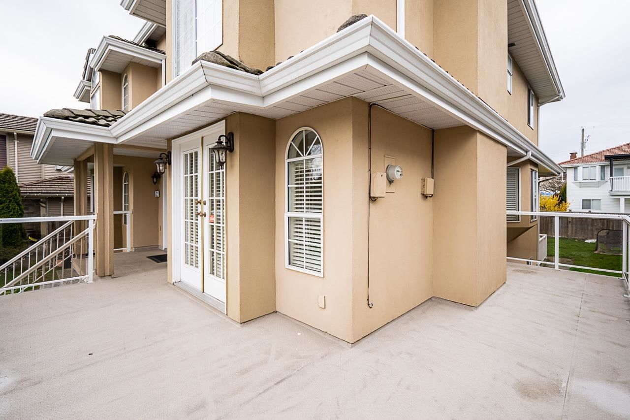 Listing Image 6