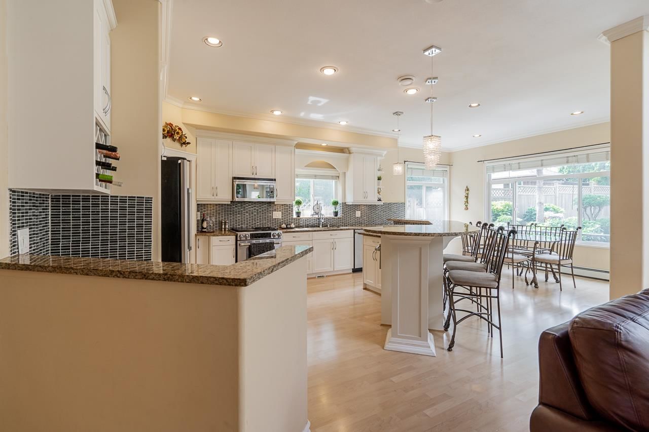 Listing Image 10