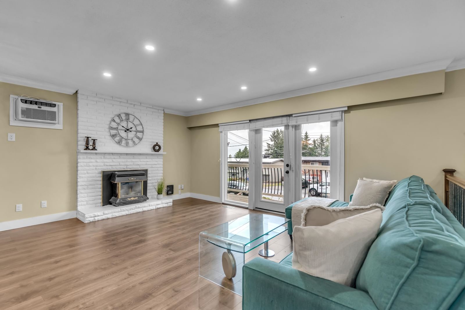 Listing Image 9