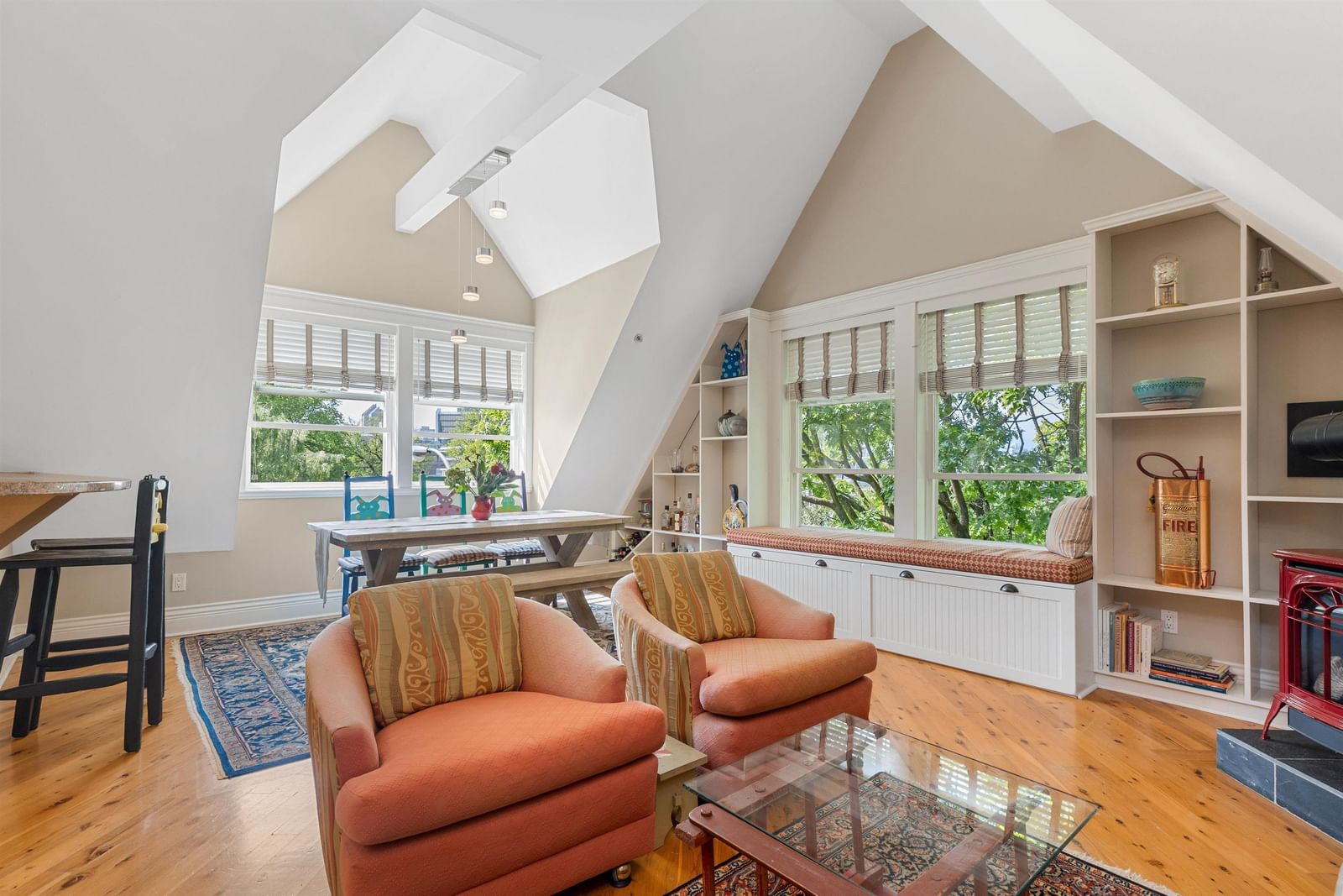 Listing Image 10