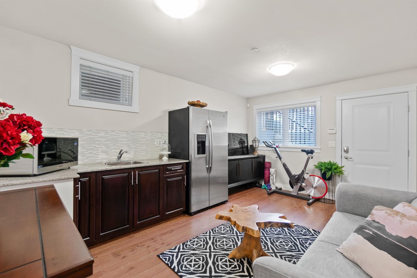 Listing Image 19