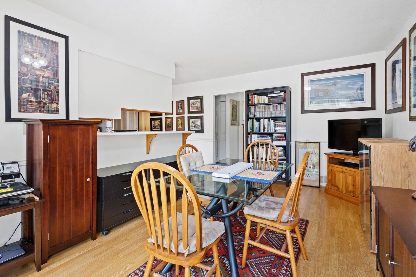 Listing Image 8