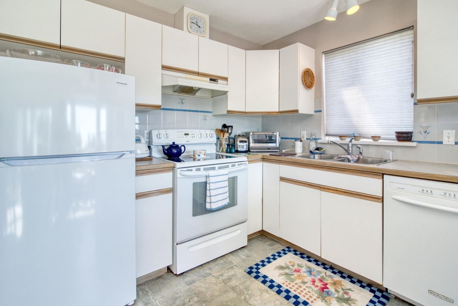 Listing Image 13