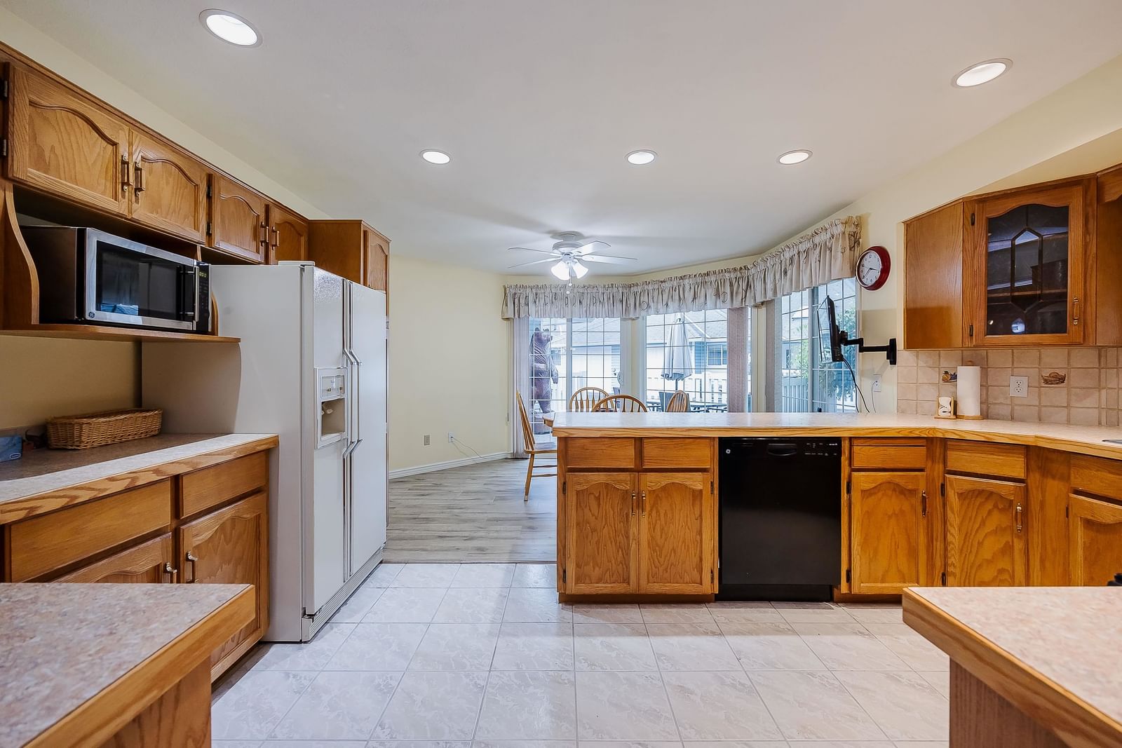 Listing Image 10