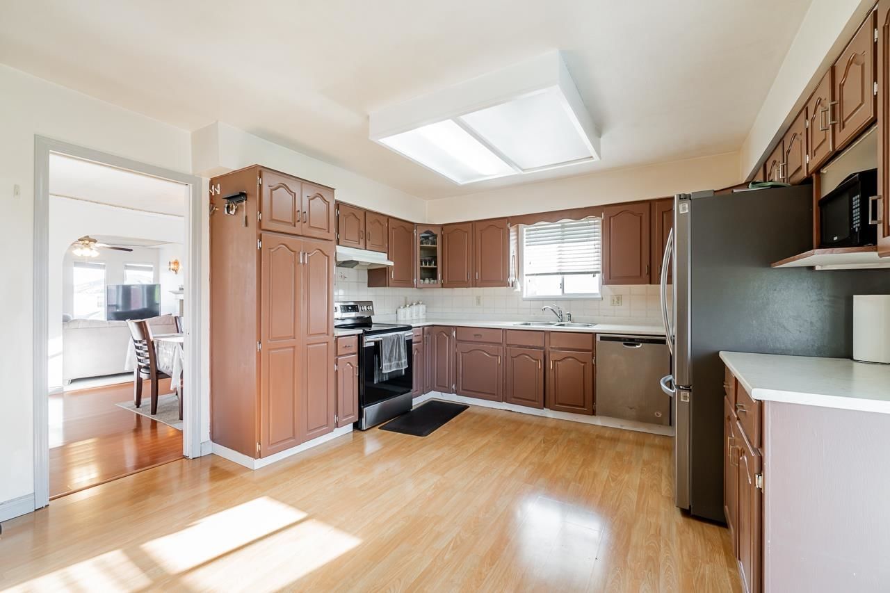 Listing Image 12