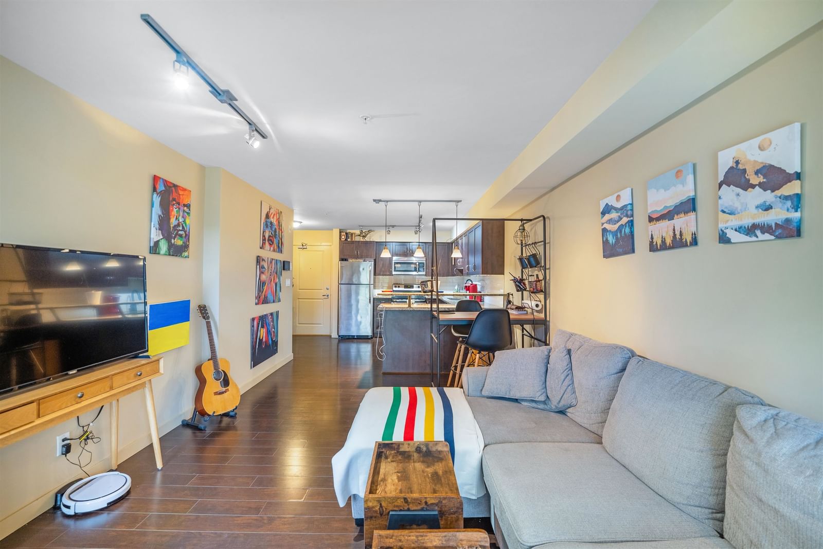 Listing Image 10