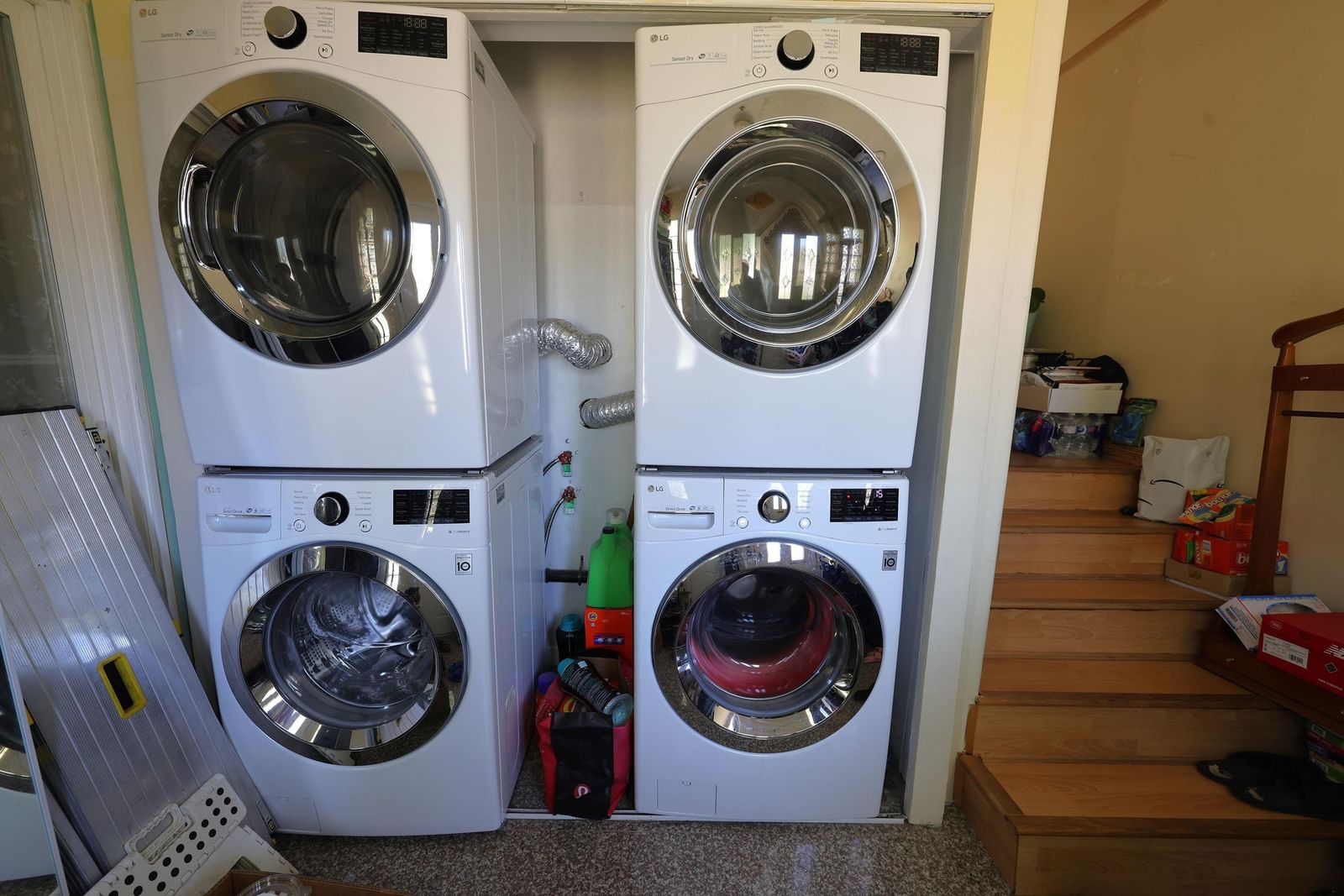 Listing Image 9
