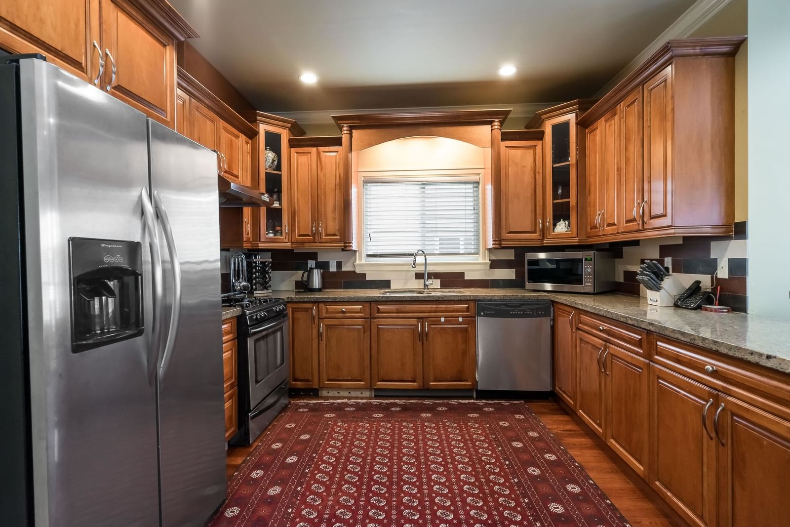 Listing Image 10
