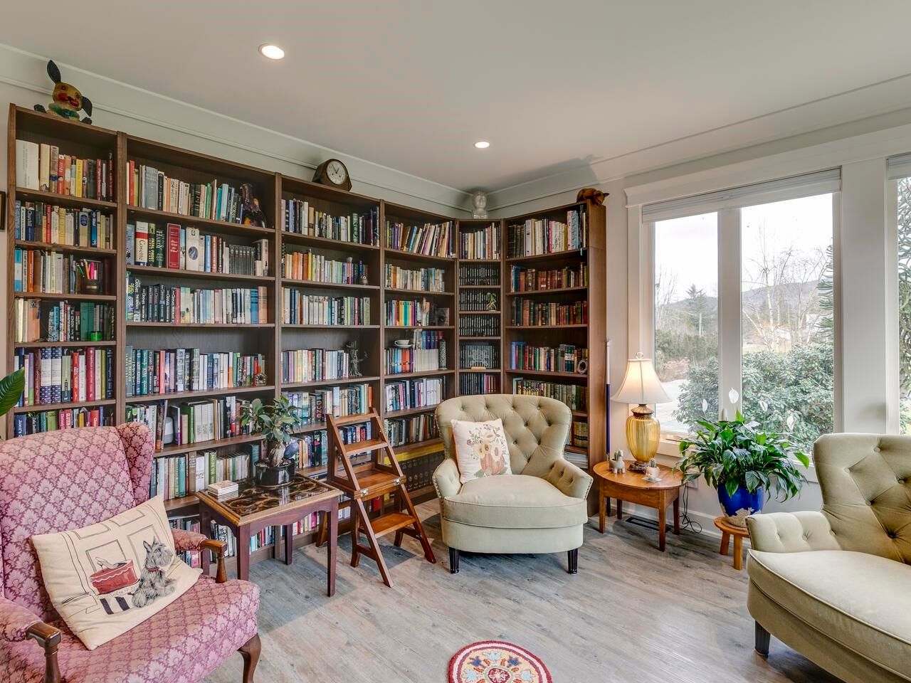 Listing Image 9