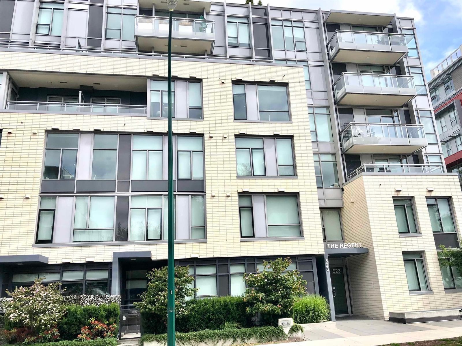 Listing Image 8