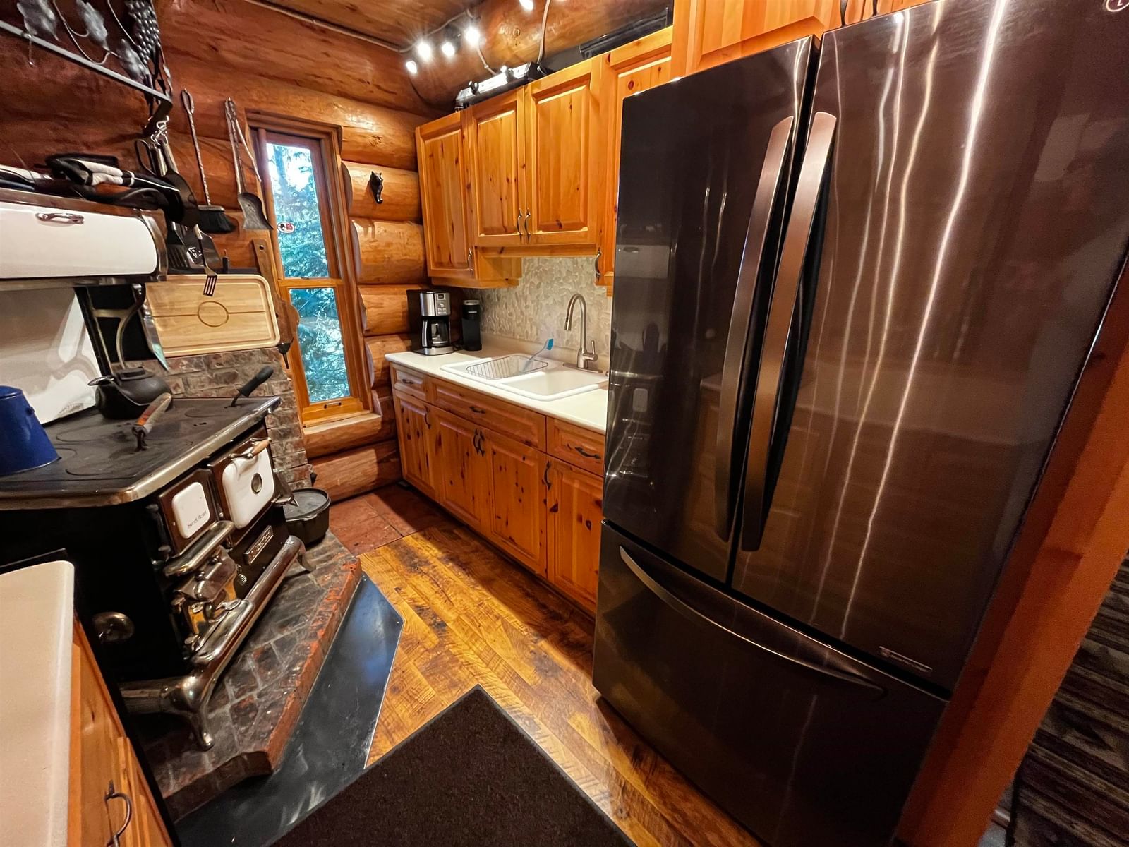 Listing Image 9